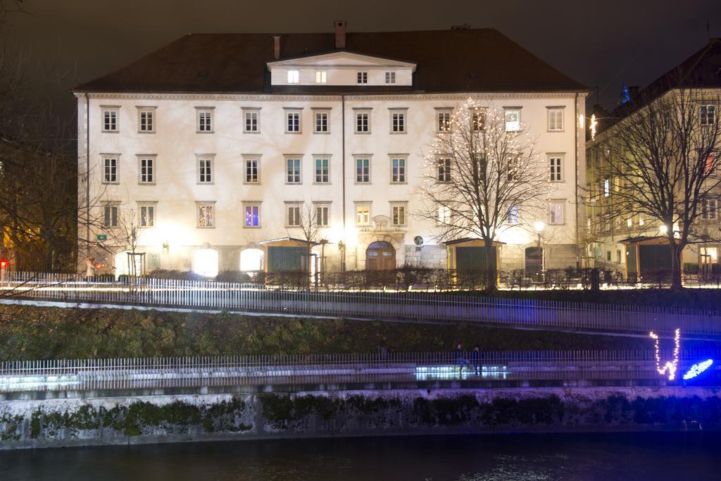 Zois Apartments Ljubljana Bagian luar foto