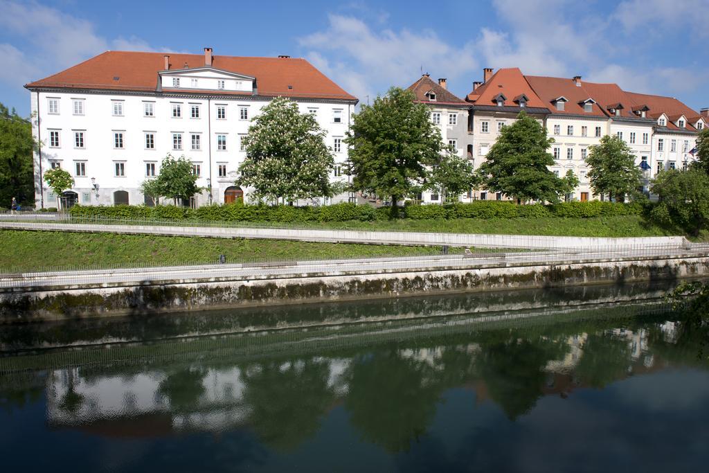 Zois Apartments Ljubljana Bagian luar foto