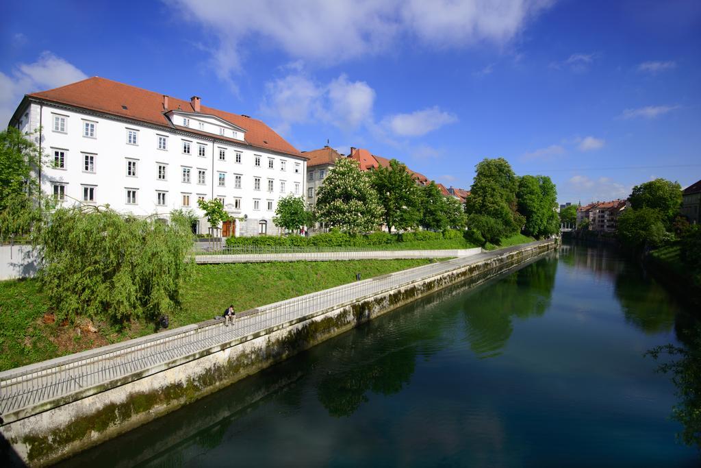 Zois Apartments Ljubljana Bagian luar foto